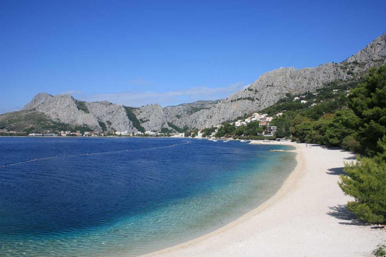 Tourist Settlement Brzet 호텔 오미스 외부 사진